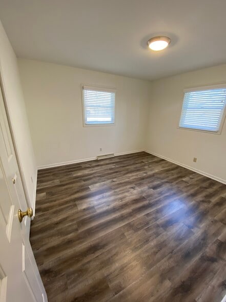 Primary Bedroom - 11722 Mill Street