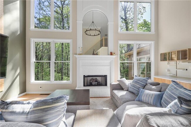 Building Photo - 2740 Stonehill Way