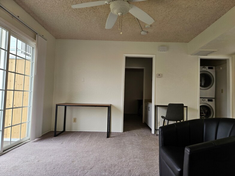 Building Photo - 2921 Dee Ln