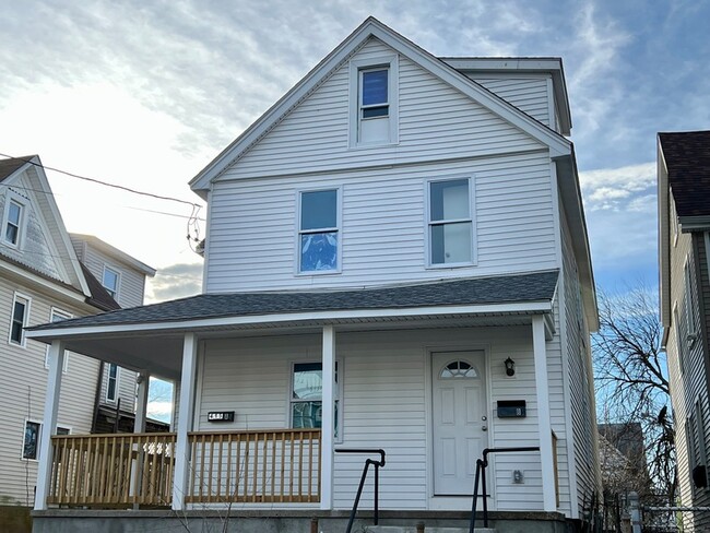 Building Photo - 415 Hollister Ave