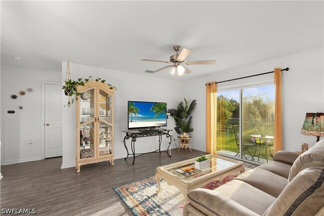 Building Photo - 836 Youngreen Dr