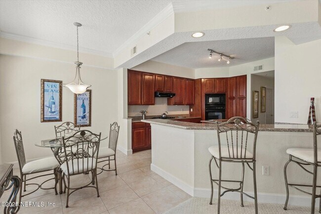 Building Photo - 215 S Ocean Grande Dr