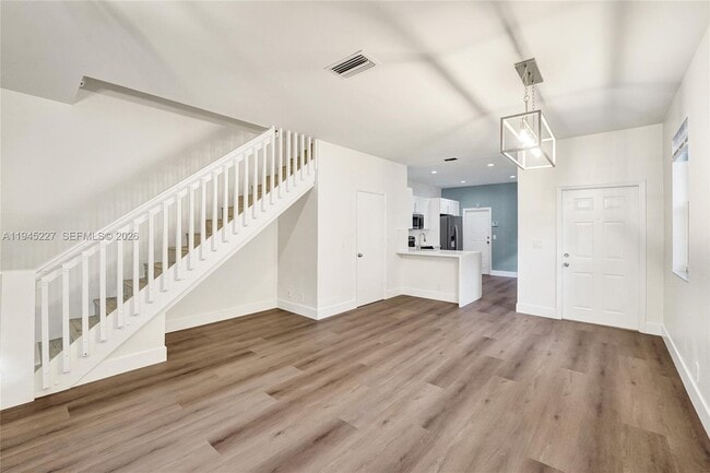 Building Photo - 1978 Madeira Dr