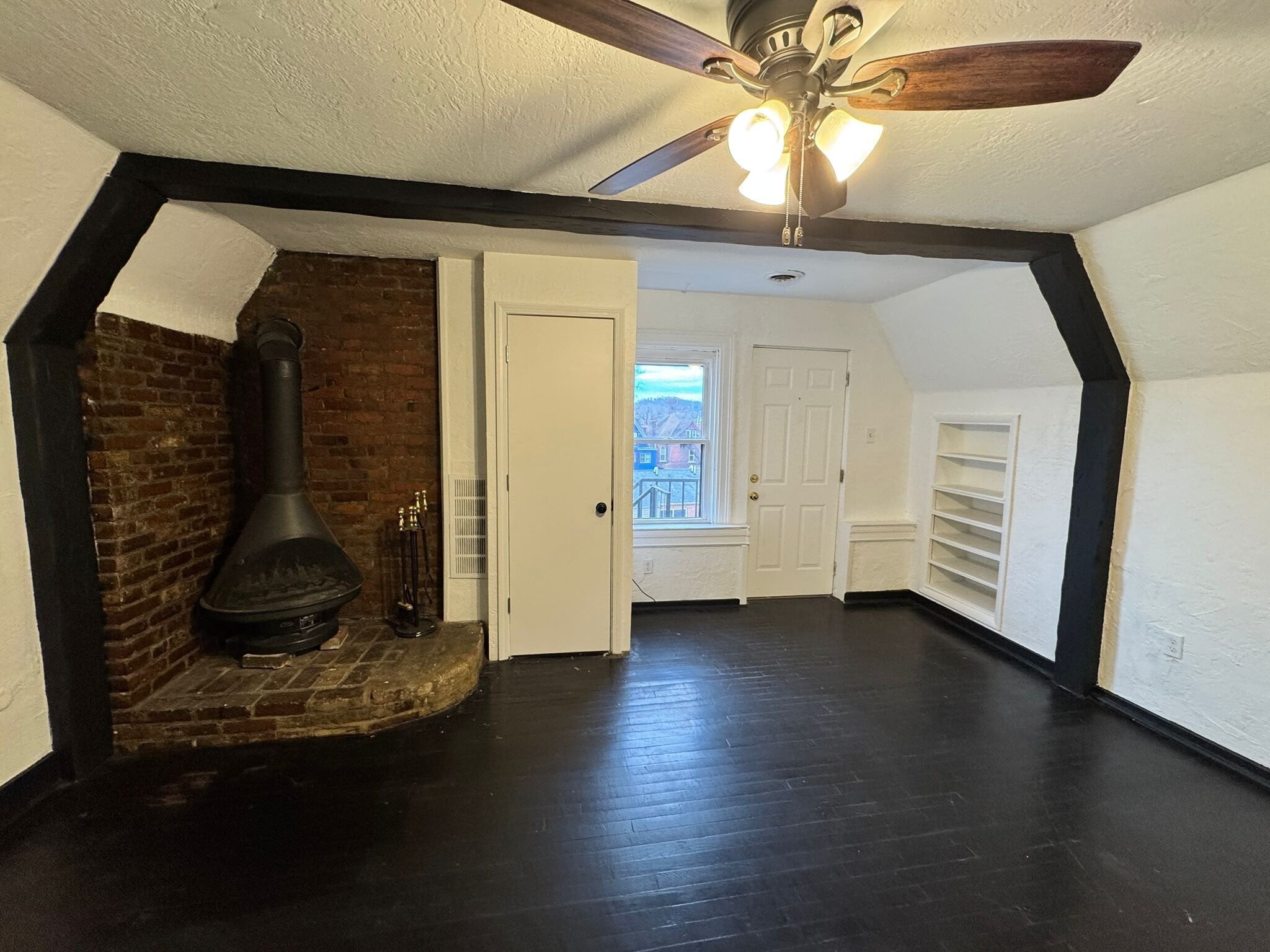 Building Photo - 303 Peebles St