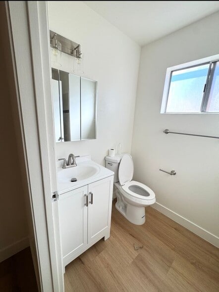 Building Photo - 25981 Cherrywood Dr