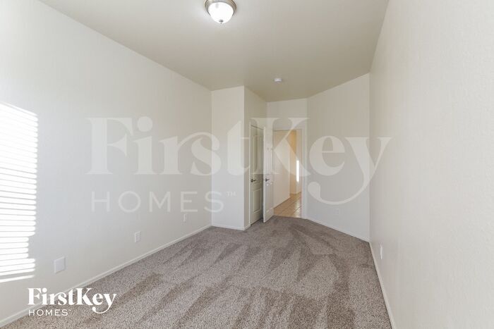 Building Photo - 6604 W Lawrence Ln