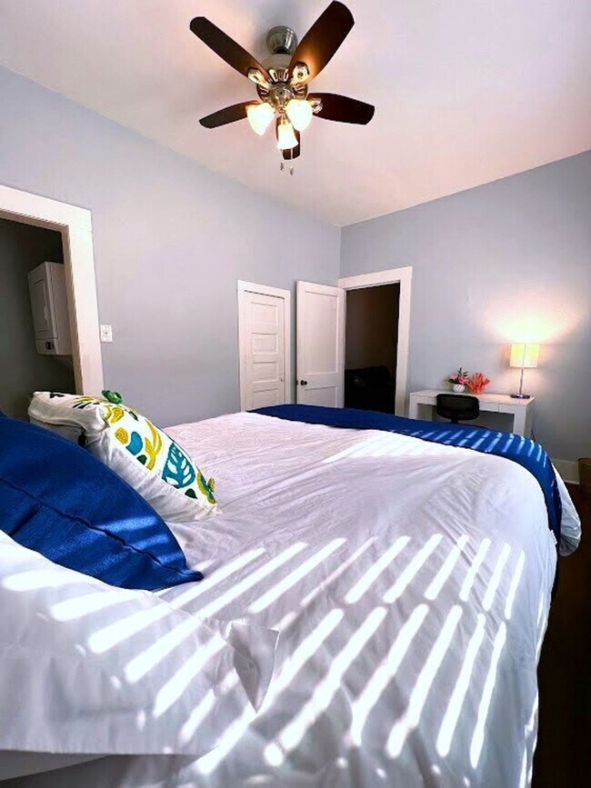 Building Photo - 1525 5th St