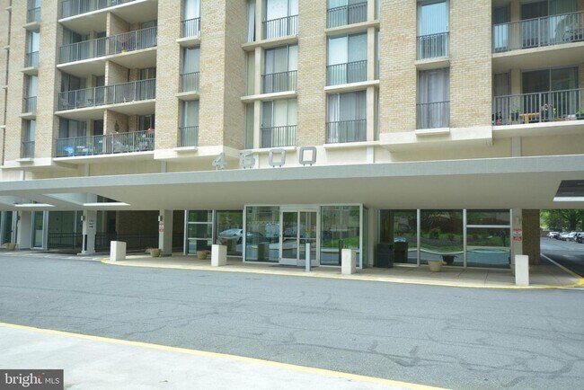 Building Photo - Bright 1BR 1B Condo | All Utilities Included | Arlington