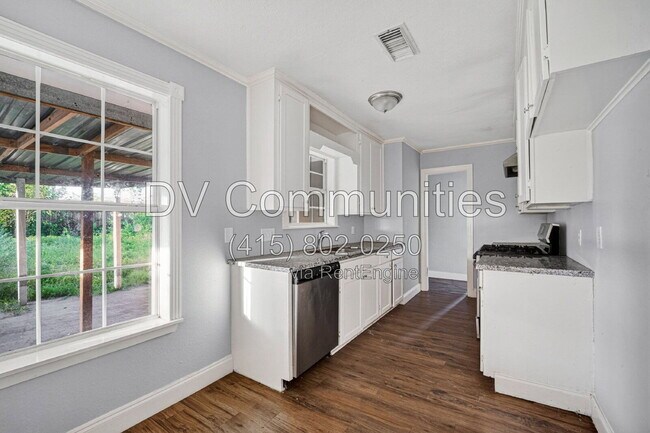 Building Photo - 3315 Bond St