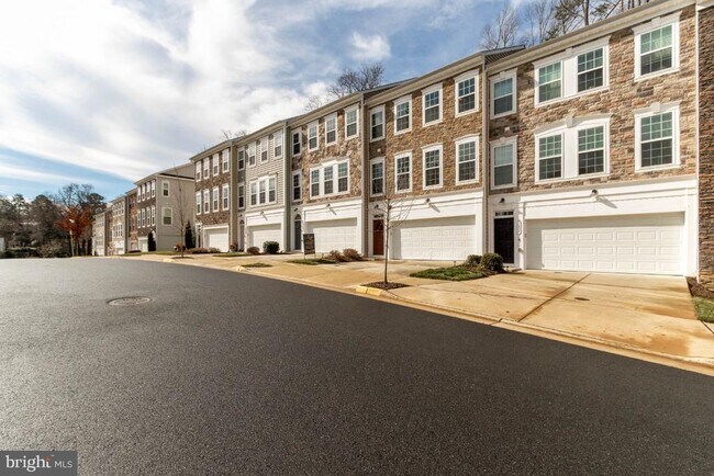Building Photo - 1329 Gilmore St