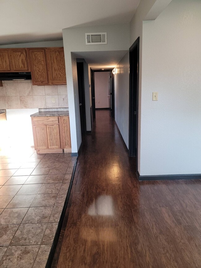 Building Photo - 1104 Bloomfield Dr