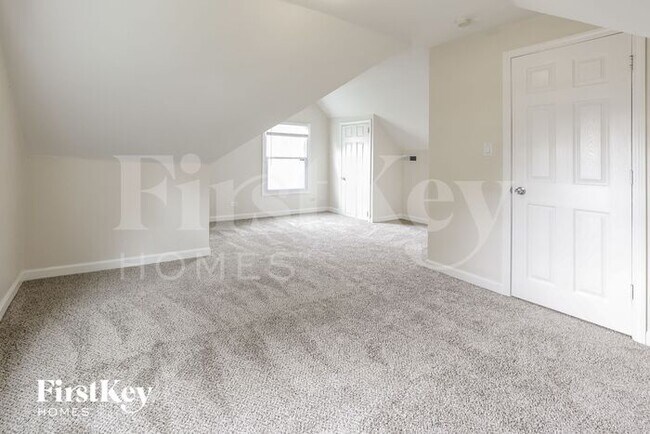 Building Photo - 640 N Edgewood Ave