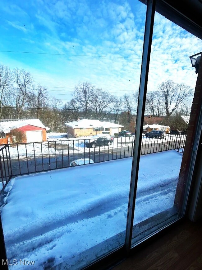 Building Photo - 401 Dresden Ave