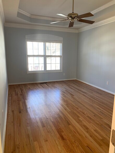 Building Photo - 5506 Phillipsburg Dr