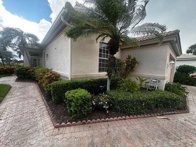 Building Photo - 16460 Edgemont Dr