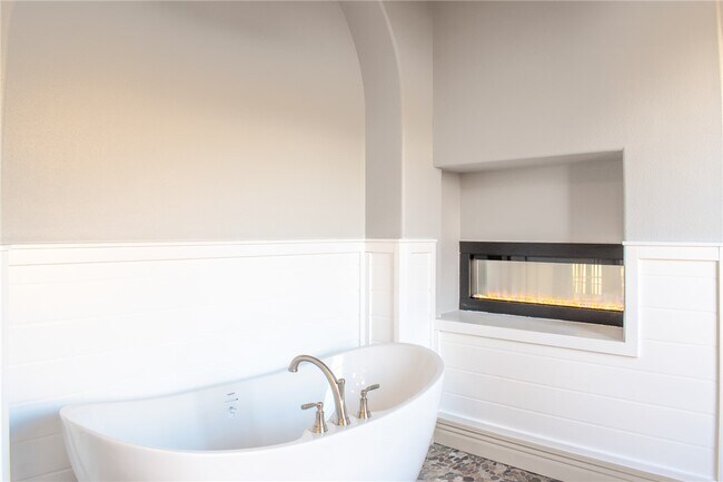Building Photo - 5106 S Sloan Cir