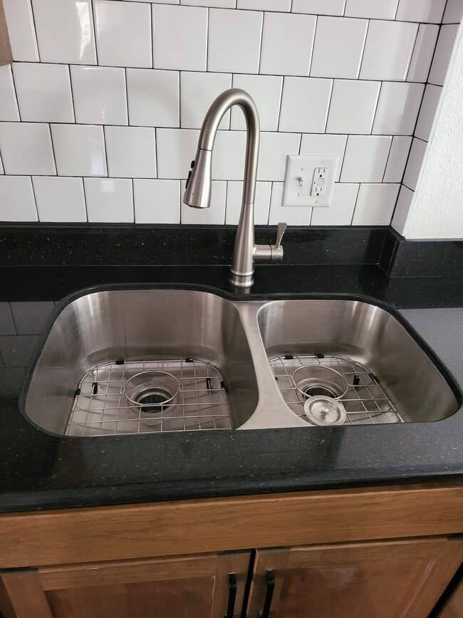 Kitchen sink - 719 SW 4th St