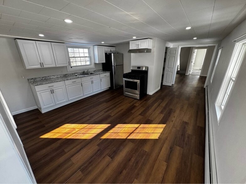 Building Photo - 169 Sewalls Falls Rd