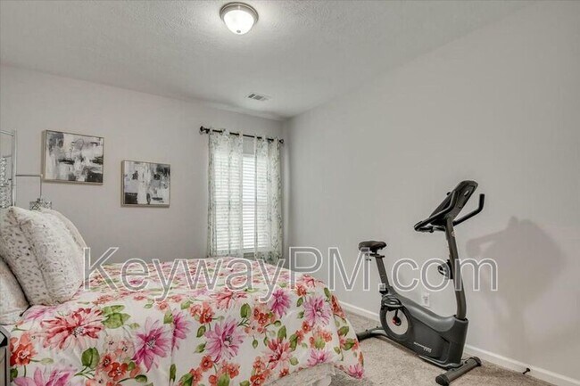 Building Photo - 1044 Mulford Lp
