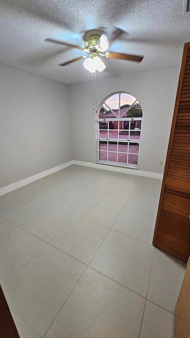 Building Photo - 5431 SW 143rd Ave