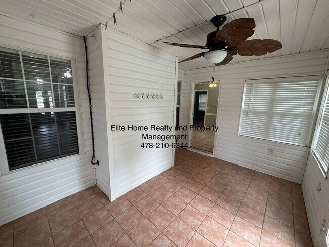 Building Photo - 111 Weatherstone Pl