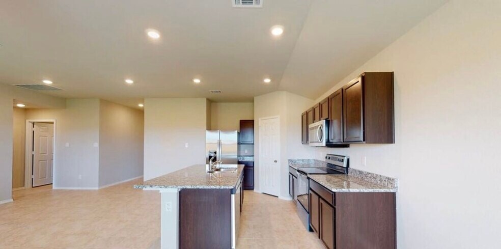 Building Photo - 1261 Lindsey Dr