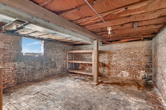 Building Photo - 2638-2640 Vermont St