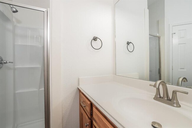 Building Photo - 1204 Chateau Woods Pkwy Dr