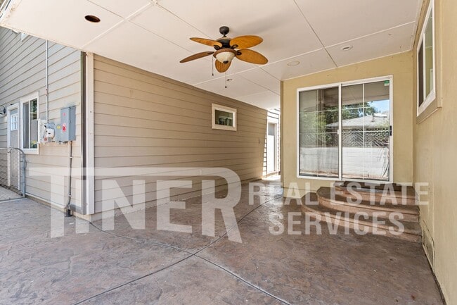 Building Photo - 705 Orange Grove Way