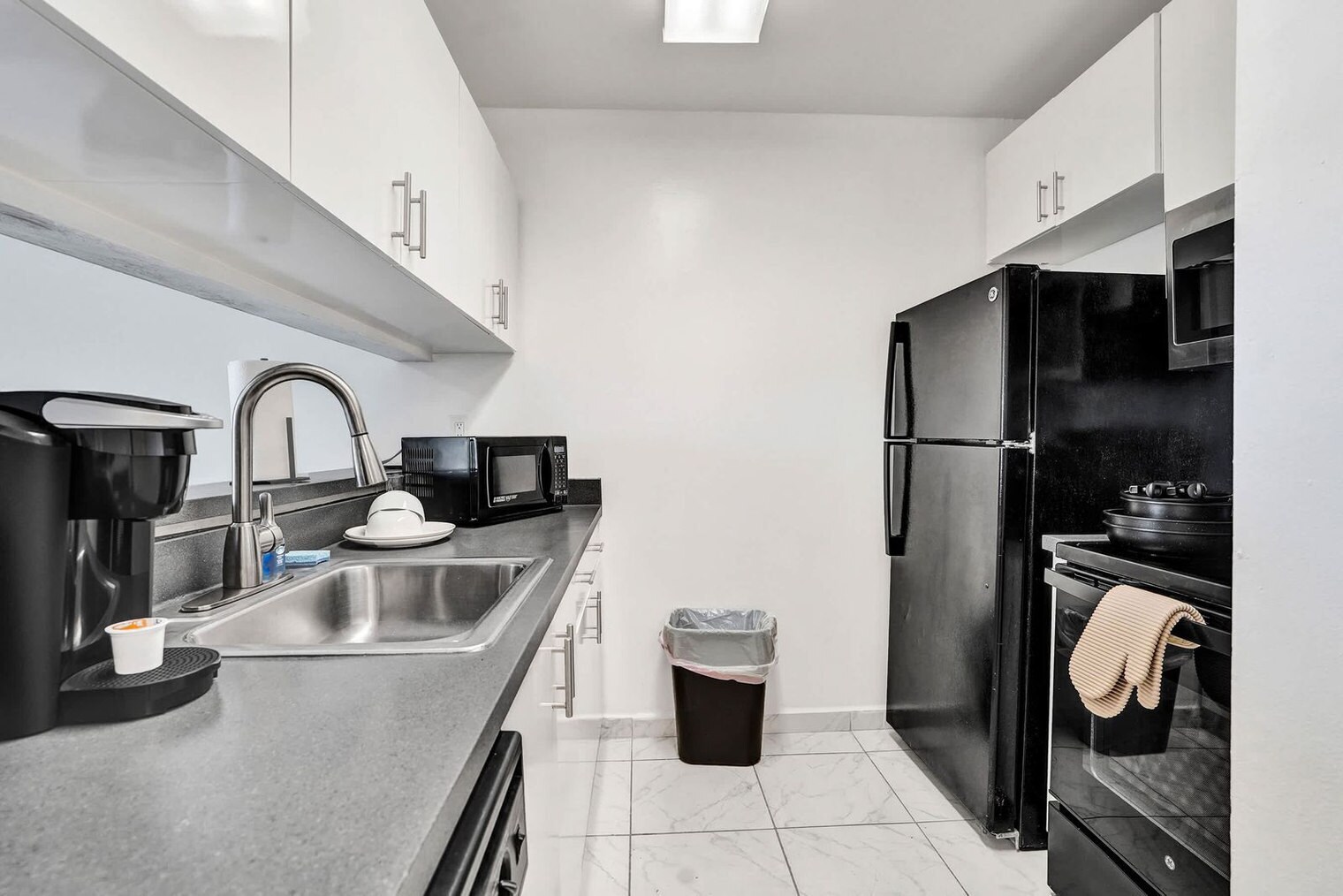 Building Photo - 777 NW 155th Ln