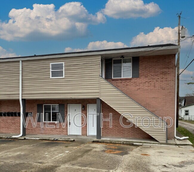 Primary Photo - 135 W Hendricks St