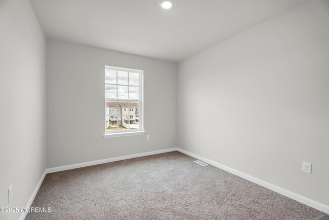 Building Photo - 216 Sandy Rdg Rd