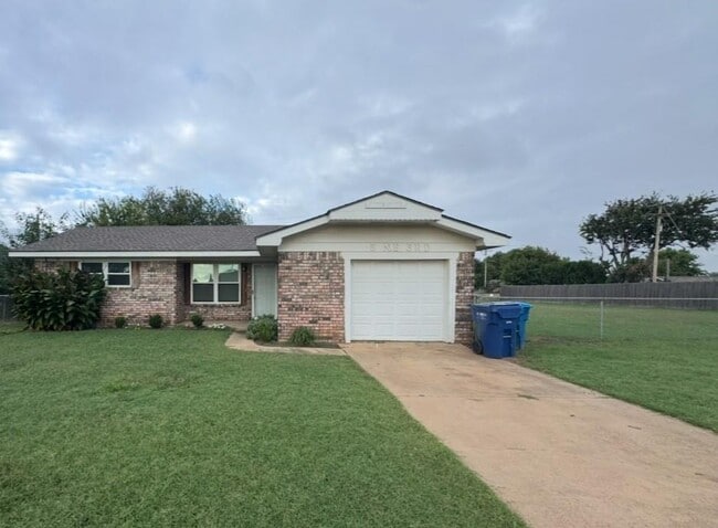 Primary Photo - 5 NE 3rd St