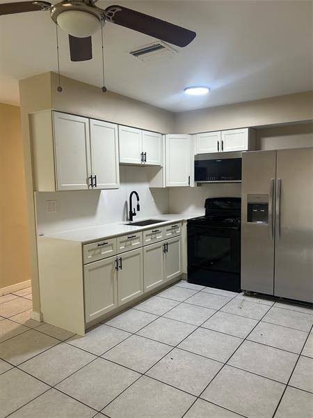 Building Photo - 6625 SW 49th St