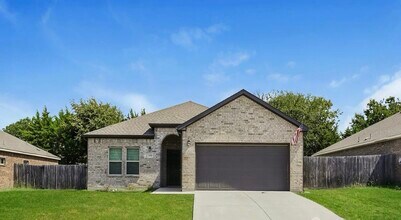 Building Photo - Move-In Ready 4-Bedroom Home with Timeless Appeal