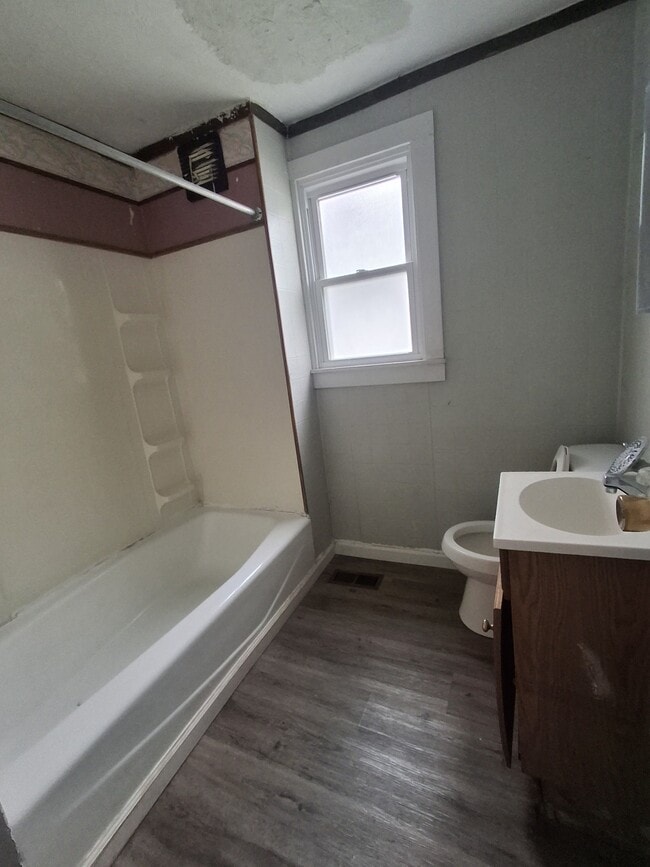 Building Photo - 1531 Johnson Ave