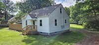 Building Photo - Renovated 2 bedroom 1 bathroom cape in War...