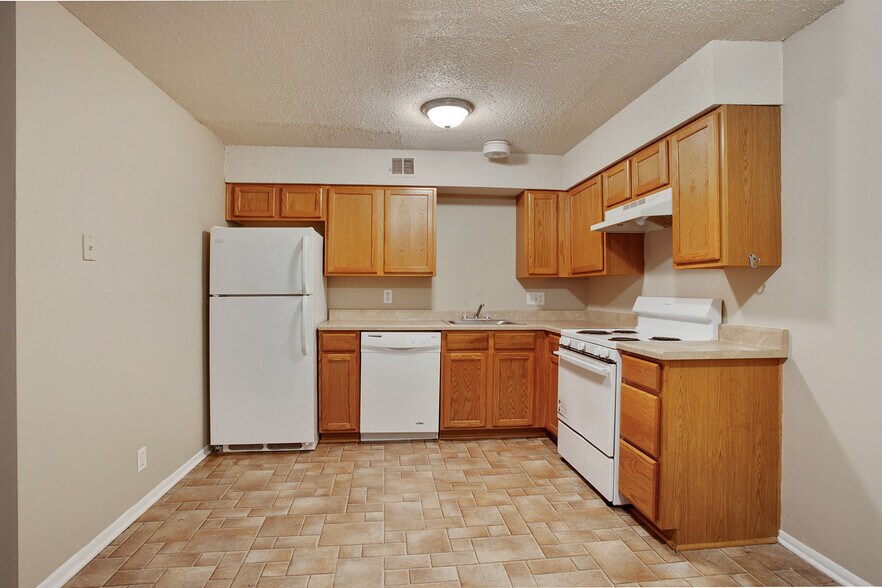 Brentwood Park Apartments 3621 Blue Ridge Ext Grandview MO 64030