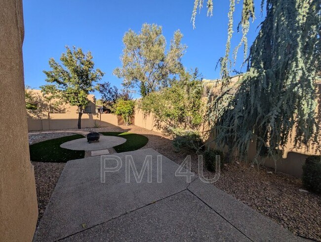 Building Photo - 12612 Carmel Ct NE