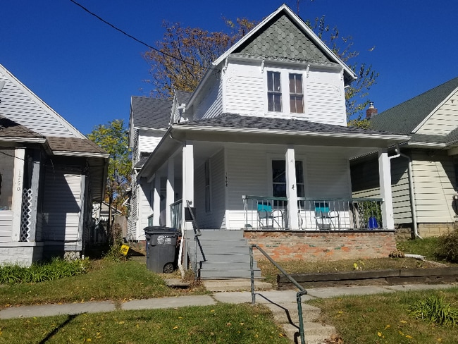 Building Photo - 1748 Finch St