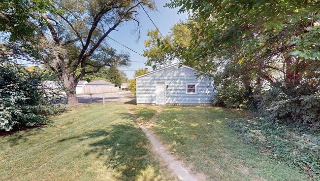 Building Photo - 4702 Young Ave