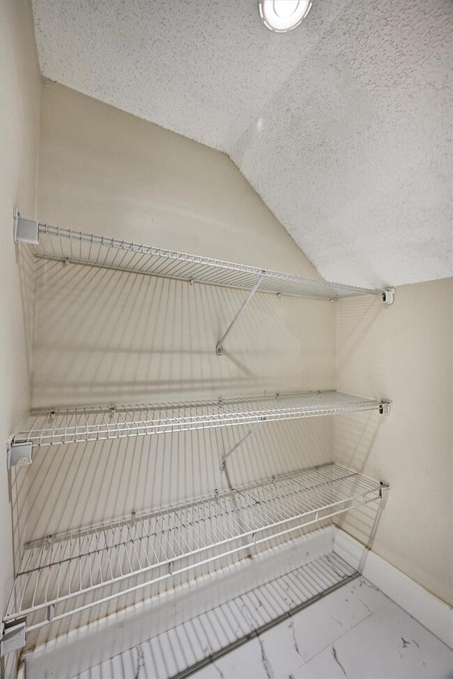 Building Photo - 3336 Quail Close