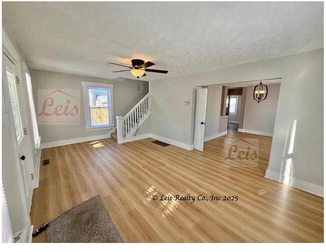 Building Photo - 519 W Market St