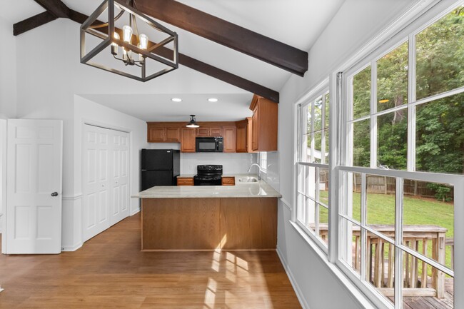 Building Photo - 1009 Plateau Ln
