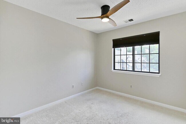 Building Photo - 7005 Birkenhead Pl