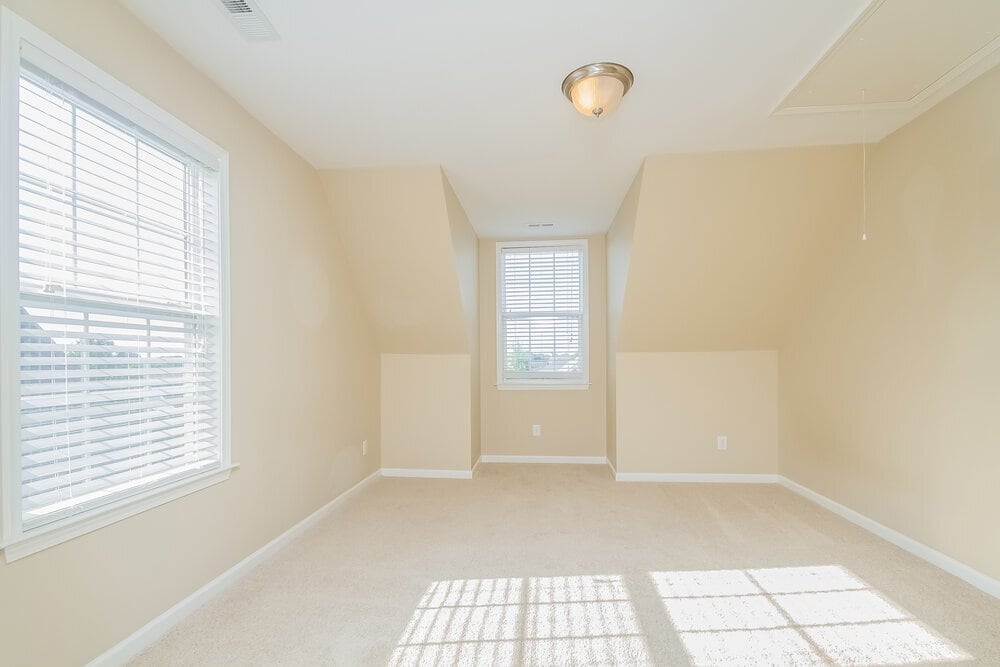 Building Photo - 1014 Persimmon Dr