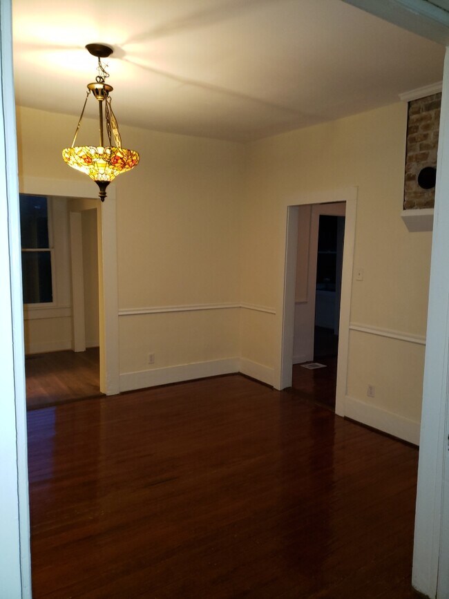 Building Photo - 820 Porter St