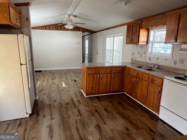 Building Photo - 727 W 3rd St