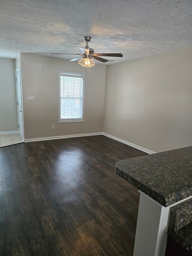 Building Photo - 102 Glen Cannon Dr