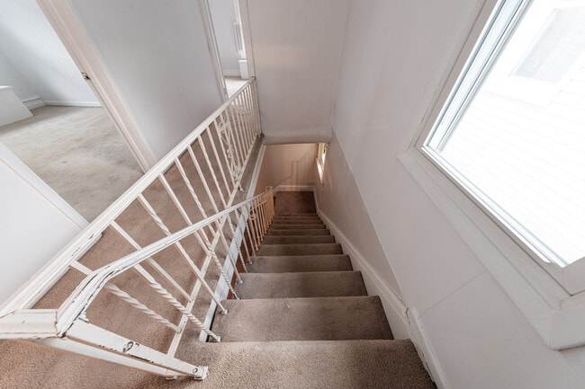 Building Photo - 849 S Franklin St